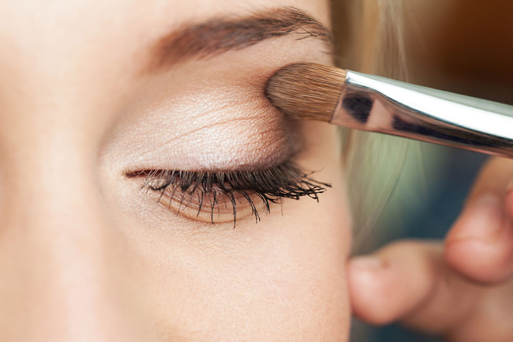 Essential Eyeshadow Application Tips